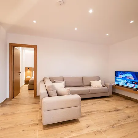 Apartament Dura *
